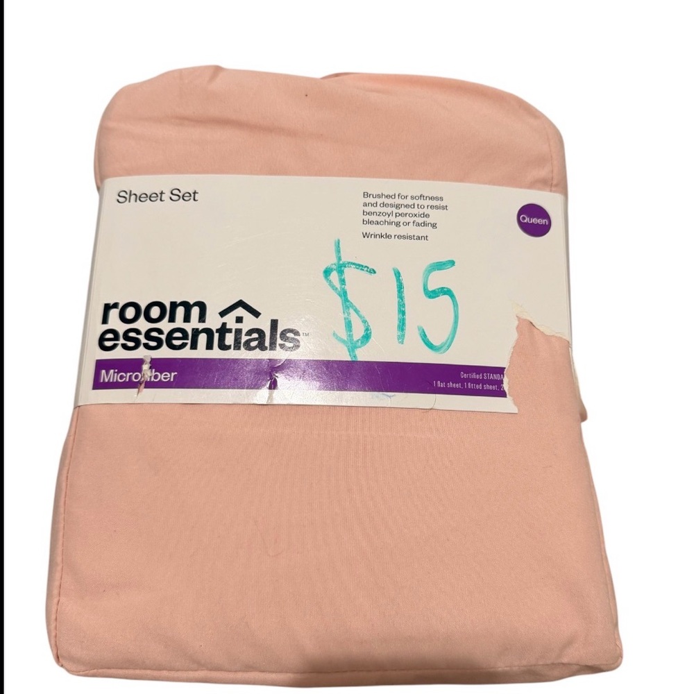 Room Essentials Microfiber Sheet Set in Light Pink